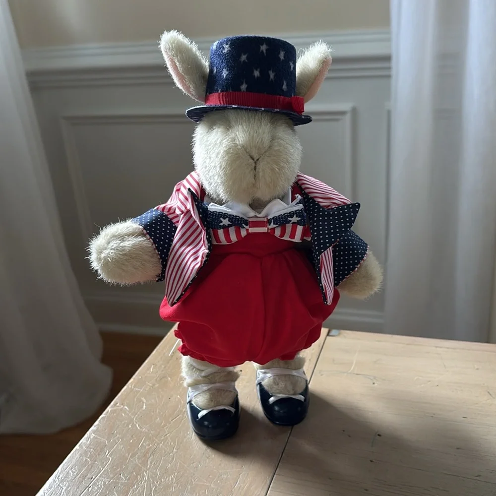 Muffy Vanderbear and Hoppy Vanderhare Collection - Picture 4 of 15